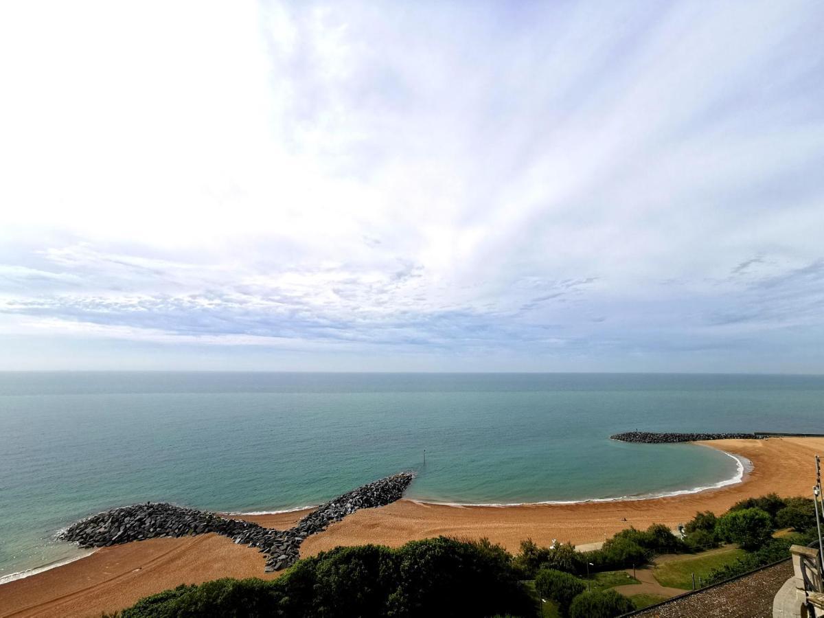 Shore Thing - Just A Stones Throw From The Beach Sandgate Exteriör bild